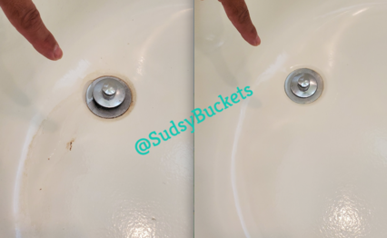 Bathtub in Plant City, Florida Before and After Cleaning